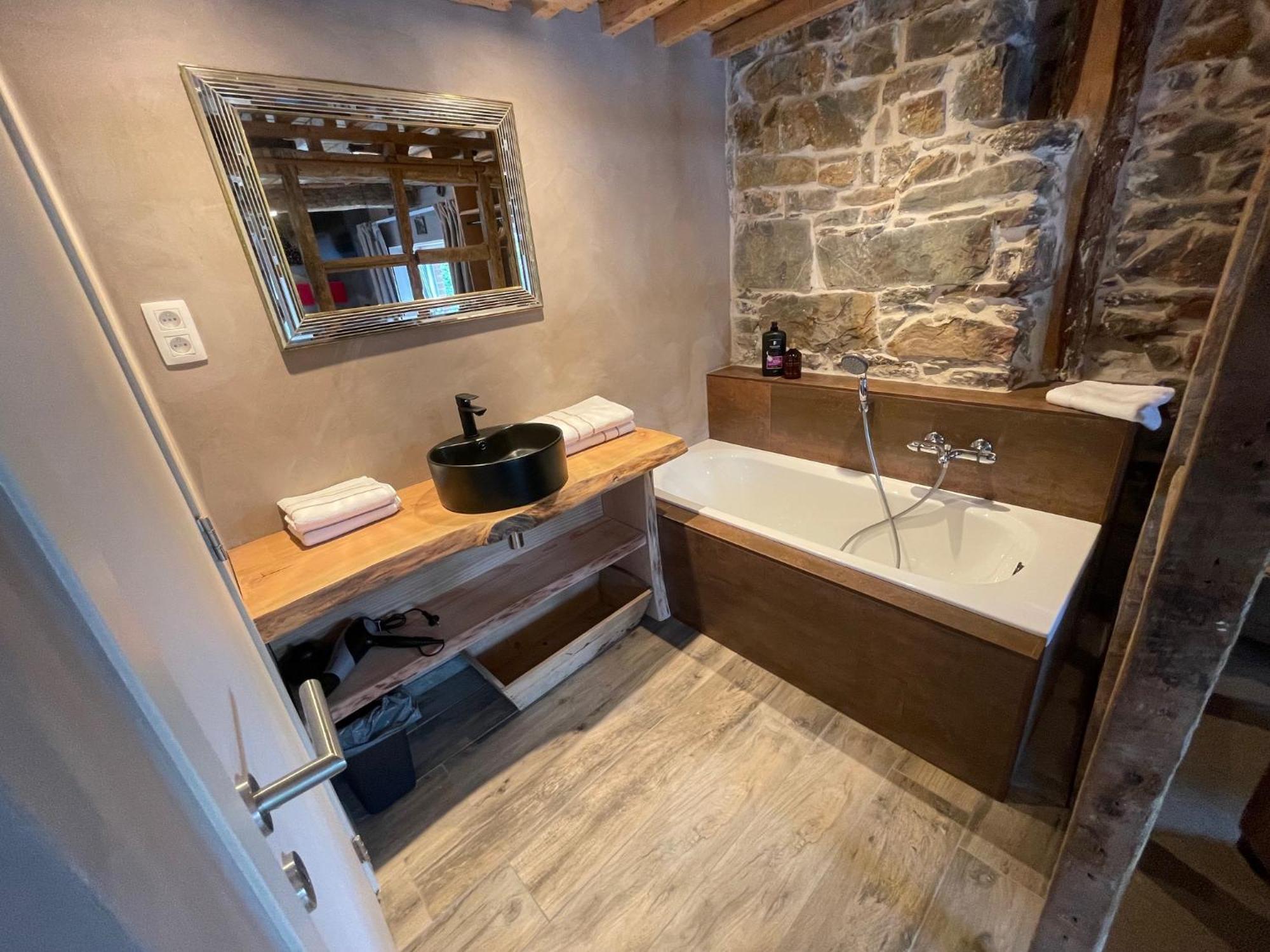 Les Chambres De Laurette Spa Exterior foto